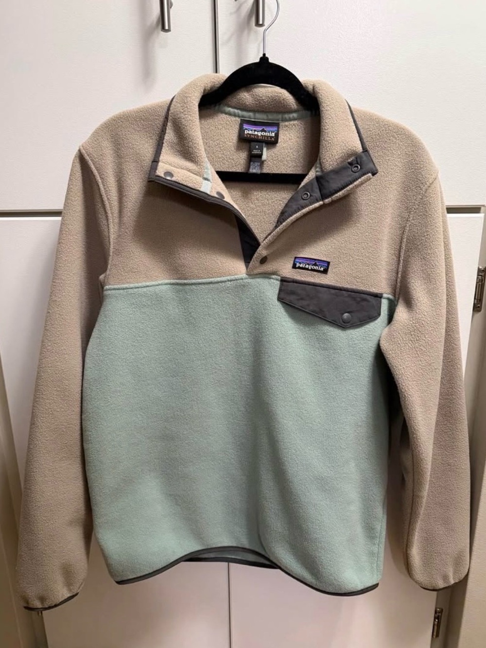 Patagonia Men’s Two-Tone Snap-Front Fleece Pullover in Tan and Sage